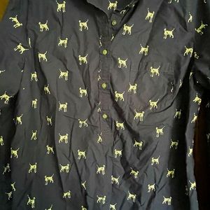 Cute button down blouse.